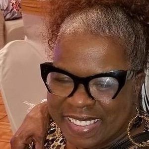 Meet your Posher, Evelyn